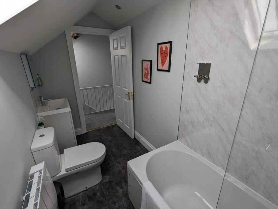 31 High Street - Modern & Stylish 2-Bed Apartment - Inc Parking Husbands Bosworth Luaran gambar