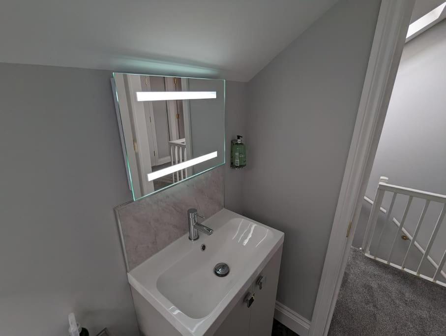31 High Street - Modern & Stylish 2-Bed Apartment - Inc Parking Husbands Bosworth Luaran gambar