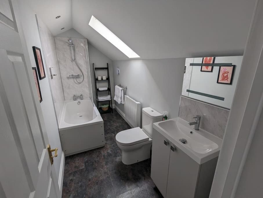 31 High Street - Modern & Stylish 2-Bed Apartment - Inc Parking Husbands Bosworth Luaran gambar